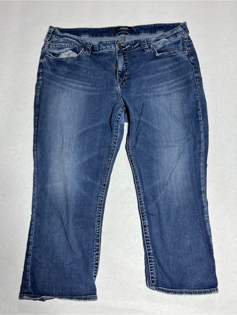 Women’s Silver Suki Capri size 20/22 1/2.